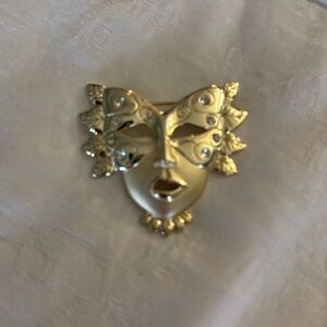 Mardi Gras mask pin